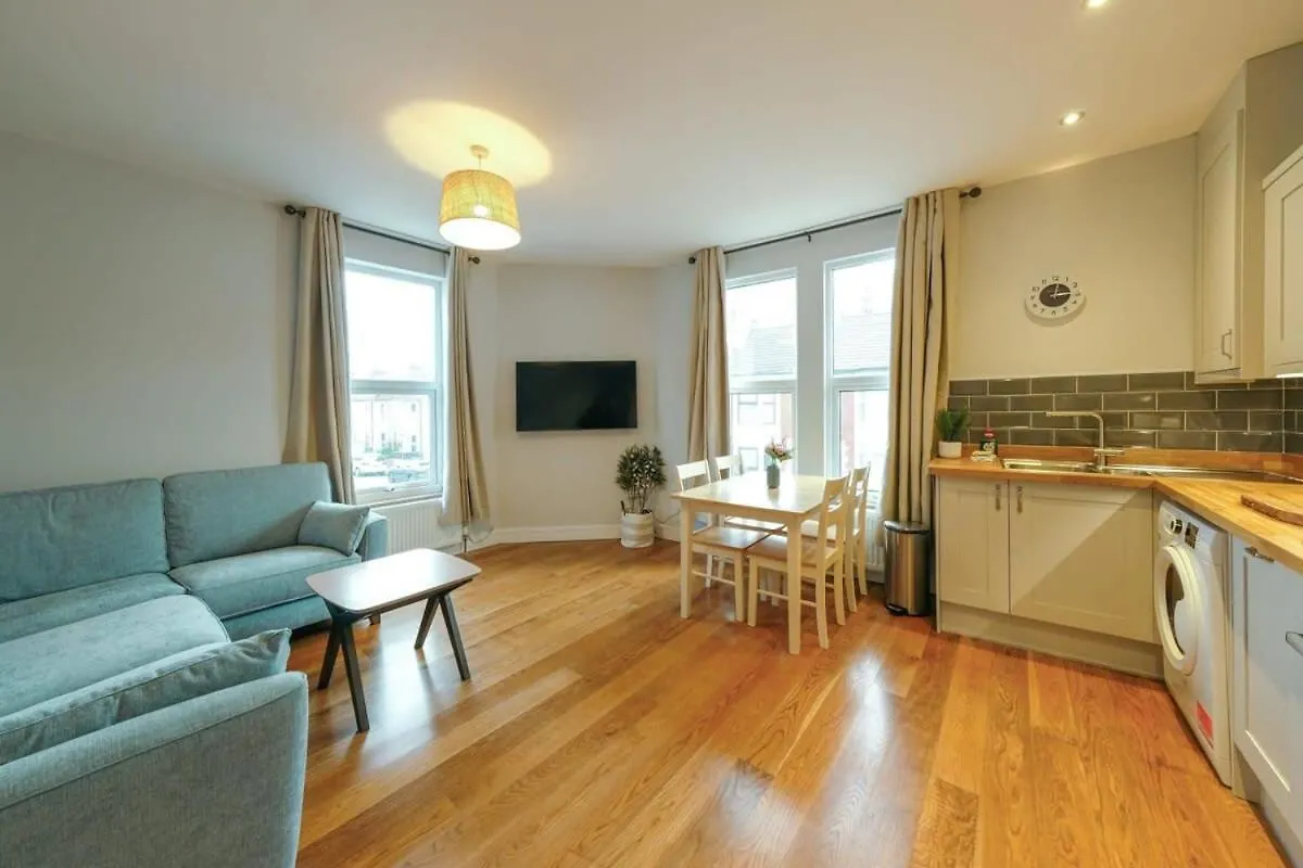 Raleigh 2 Bedroom Flat Bristol
